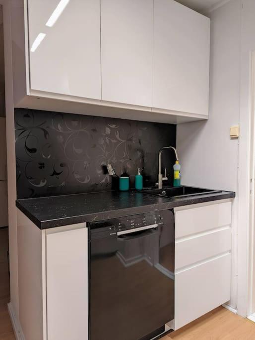 Nice And Quiet Apartment In City Centre Tromsø Esterno foto